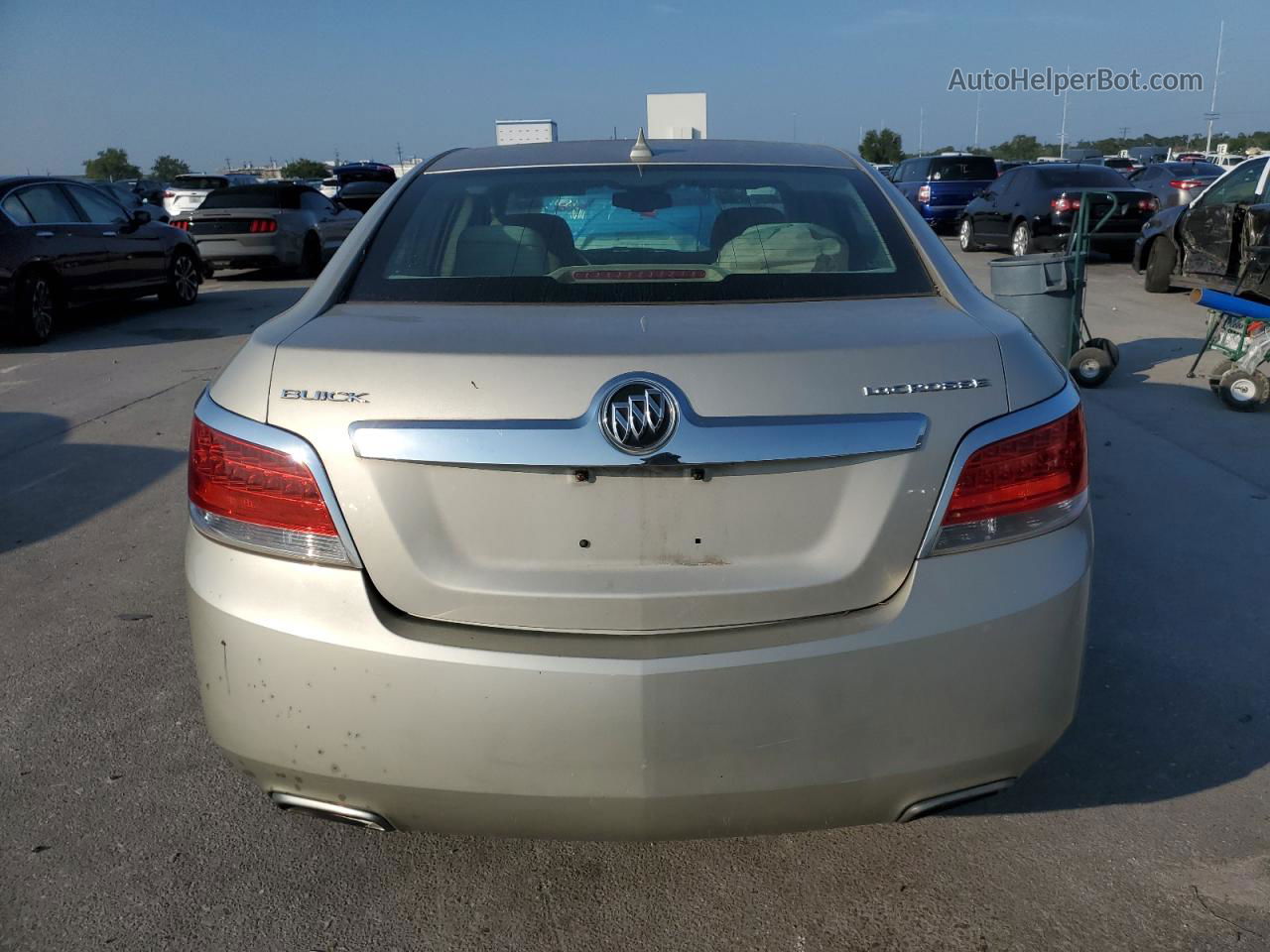 2013 Buick Lacrosse  Beige vin: 1G4GA5G38DF259469