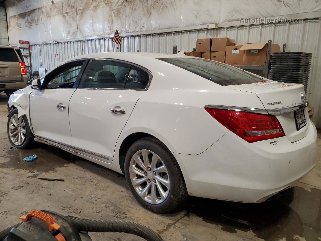 2014 Buick Lacrosse  White vin: 1G4GB5G3XEF102217