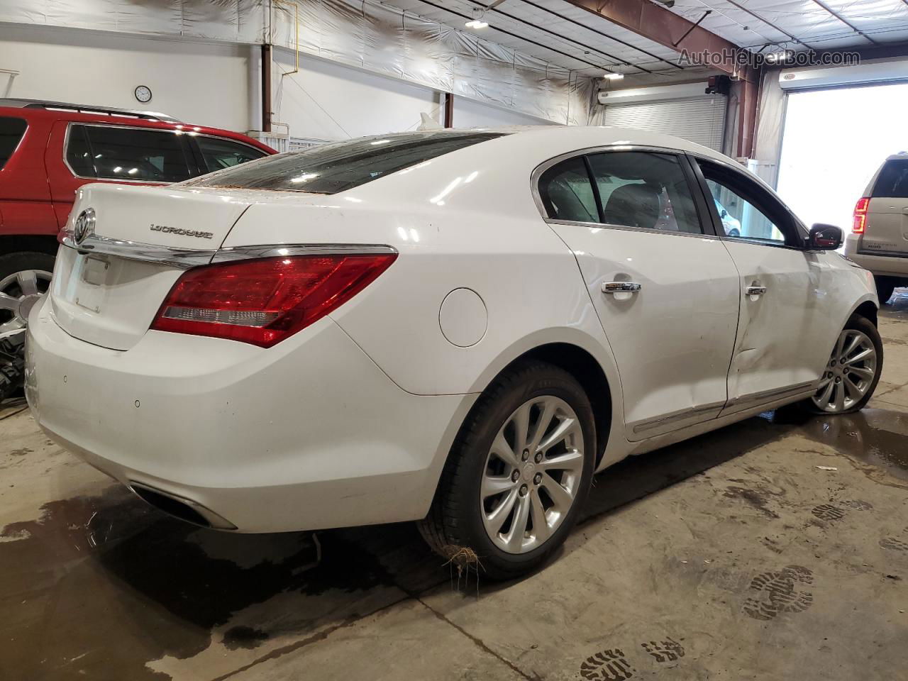 2014 Buick Lacrosse  White vin: 1G4GB5G3XEF102217