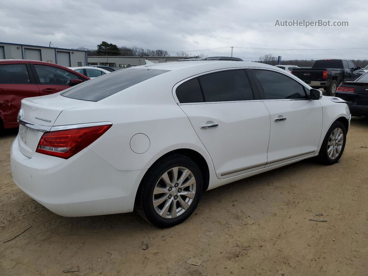 2014 Buick Lacrosse  White vin: 1G4GB5GR5EF213553