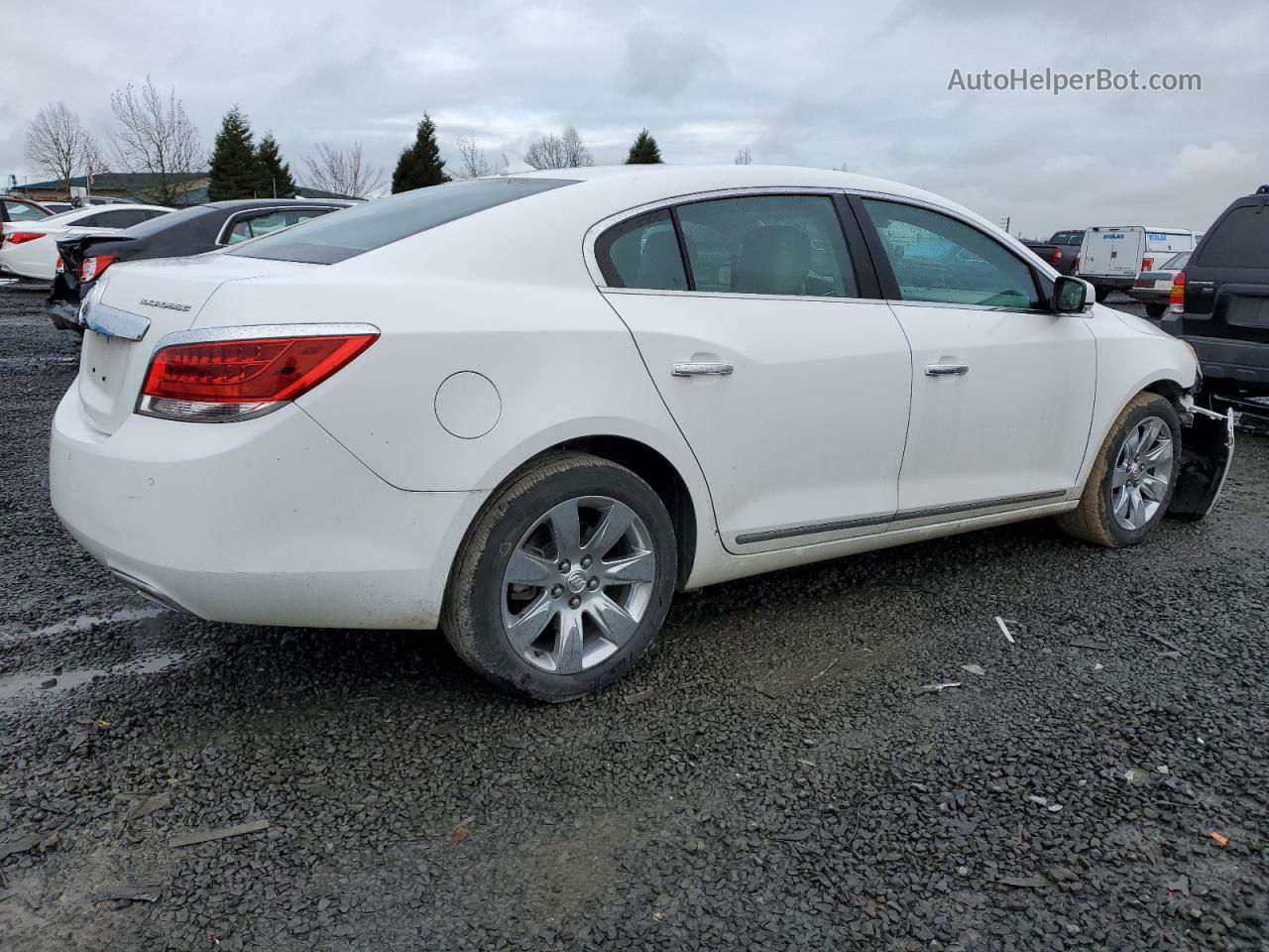 2013 Buick Lacrosse  White vin: 1G4GC5E32DF123285