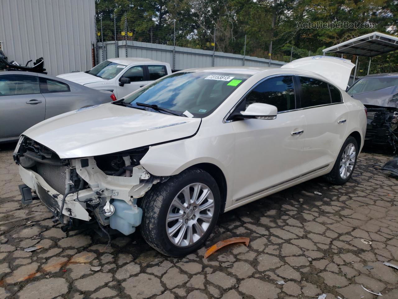 2013 Buick Lacrosse  Белый vin: 1G4GC5E32DF237920