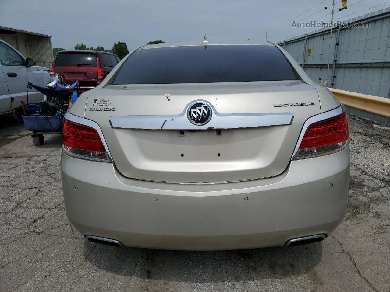 2013 Buick Lacrosse  Beige vin: 1G4GC5E32DF243541