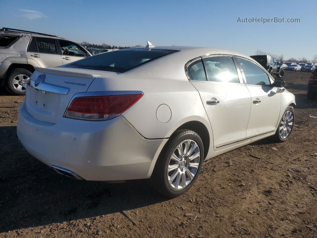 2013 Buick Lacrosse  White vin: 1G4GC5E32DF317251