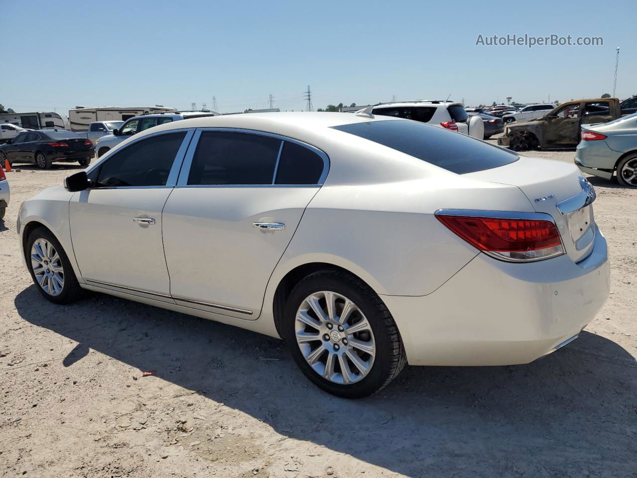 2013 Buick Lacrosse  White vin: 1G4GC5E33DF167795