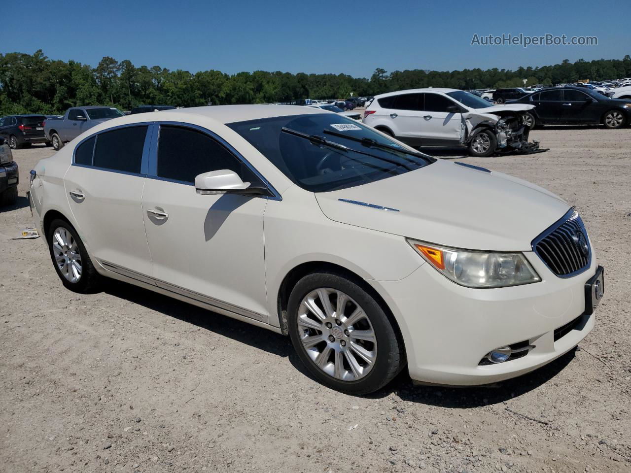 2013 Buick Lacrosse  White vin: 1G4GC5E33DF167795