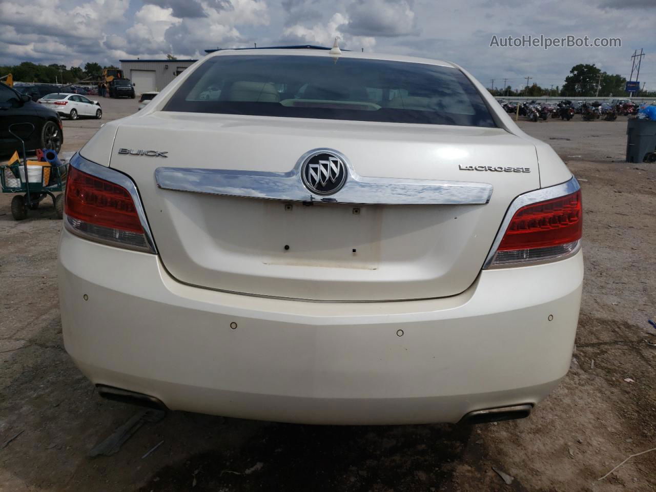 2013 Buick Lacrosse  White vin: 1G4GC5E33DF289234