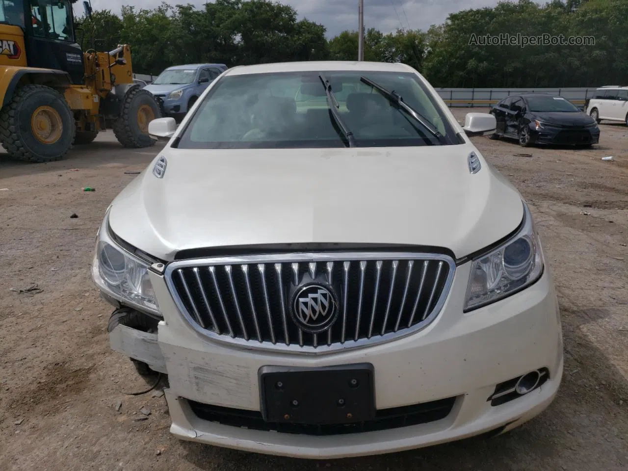 2013 Buick Lacrosse  White vin: 1G4GC5E33DF289234