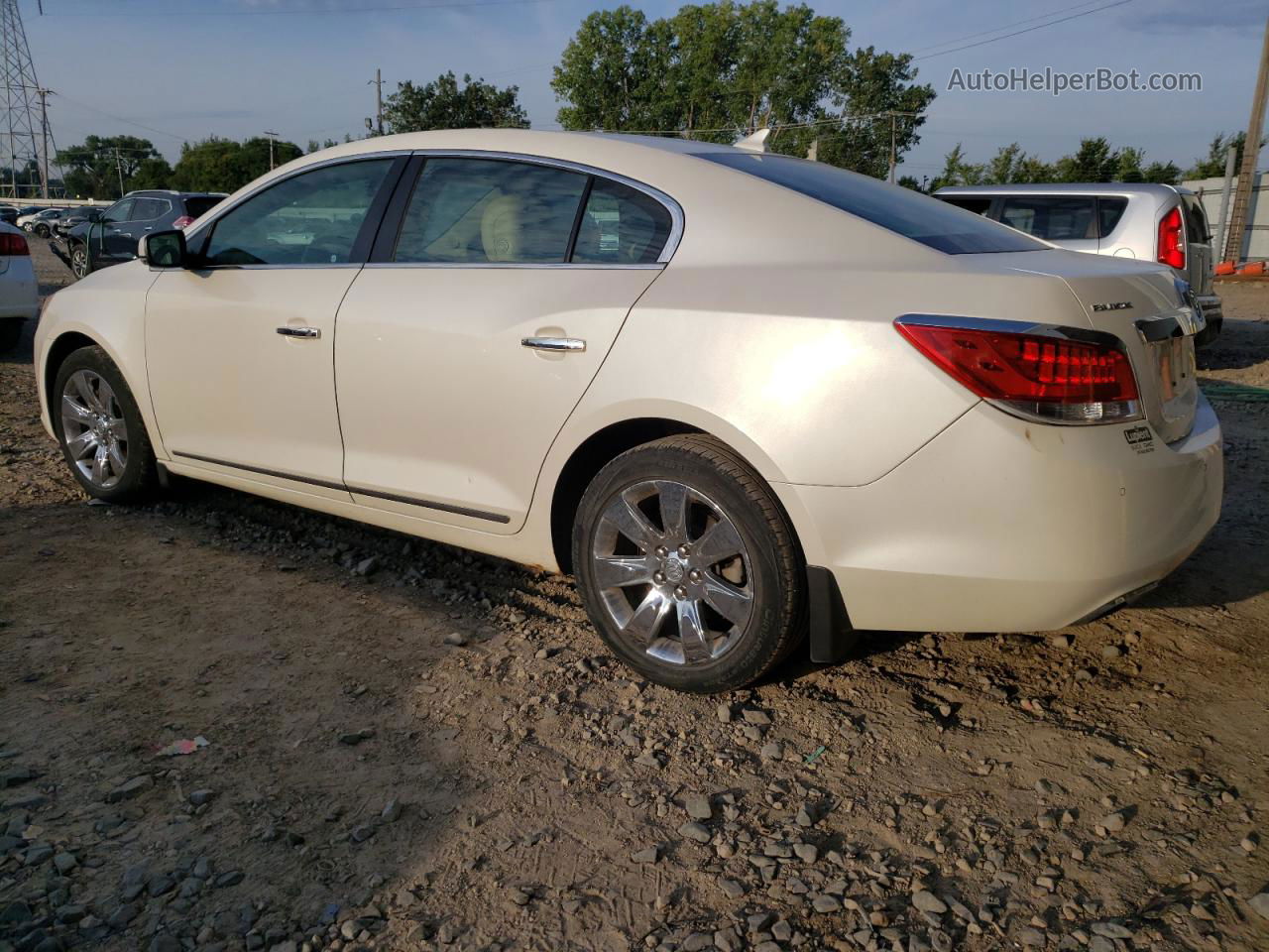 2013 Buick Lacrosse  White vin: 1G4GC5E35DF251570