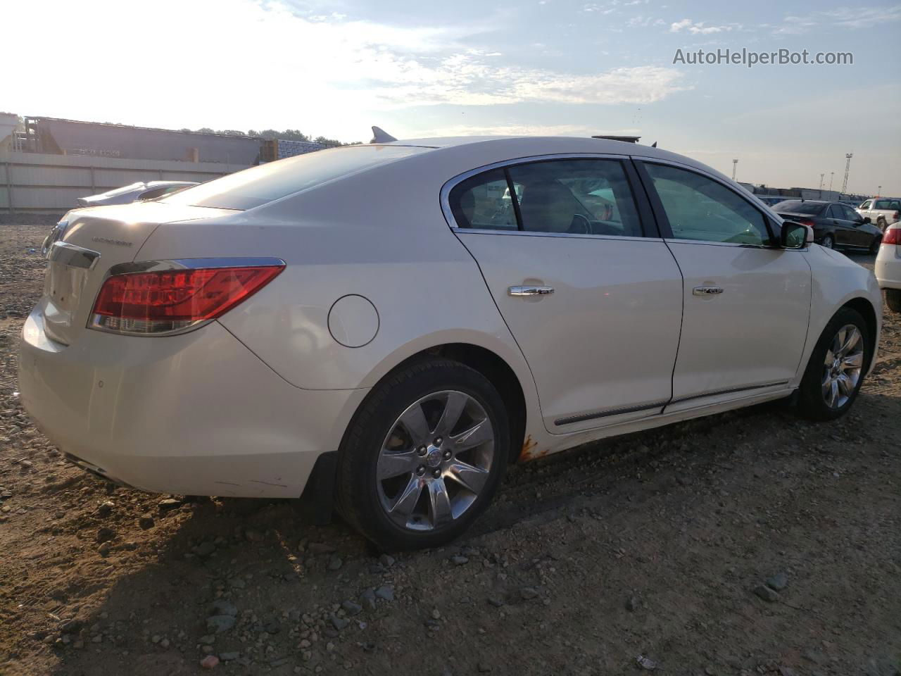 2013 Buick Lacrosse  White vin: 1G4GC5E35DF251570