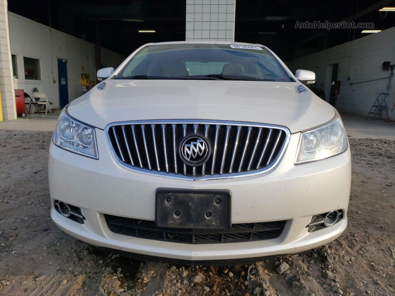 2013 Buick Lacrosse  White vin: 1G4GC5E35DF251570