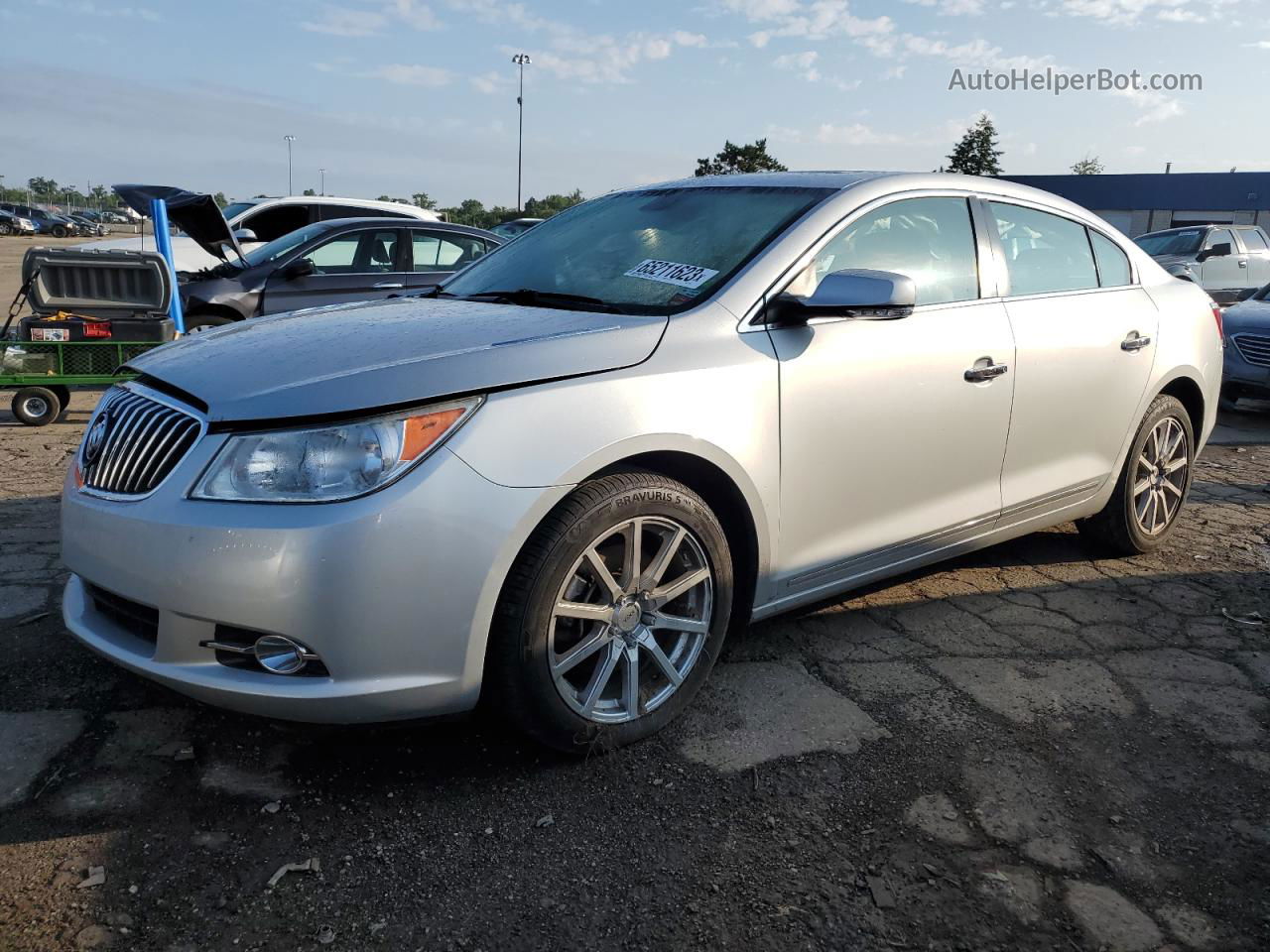 2013 Buick Lacrosse  Серебряный vin: 1G4GC5E35DF290479