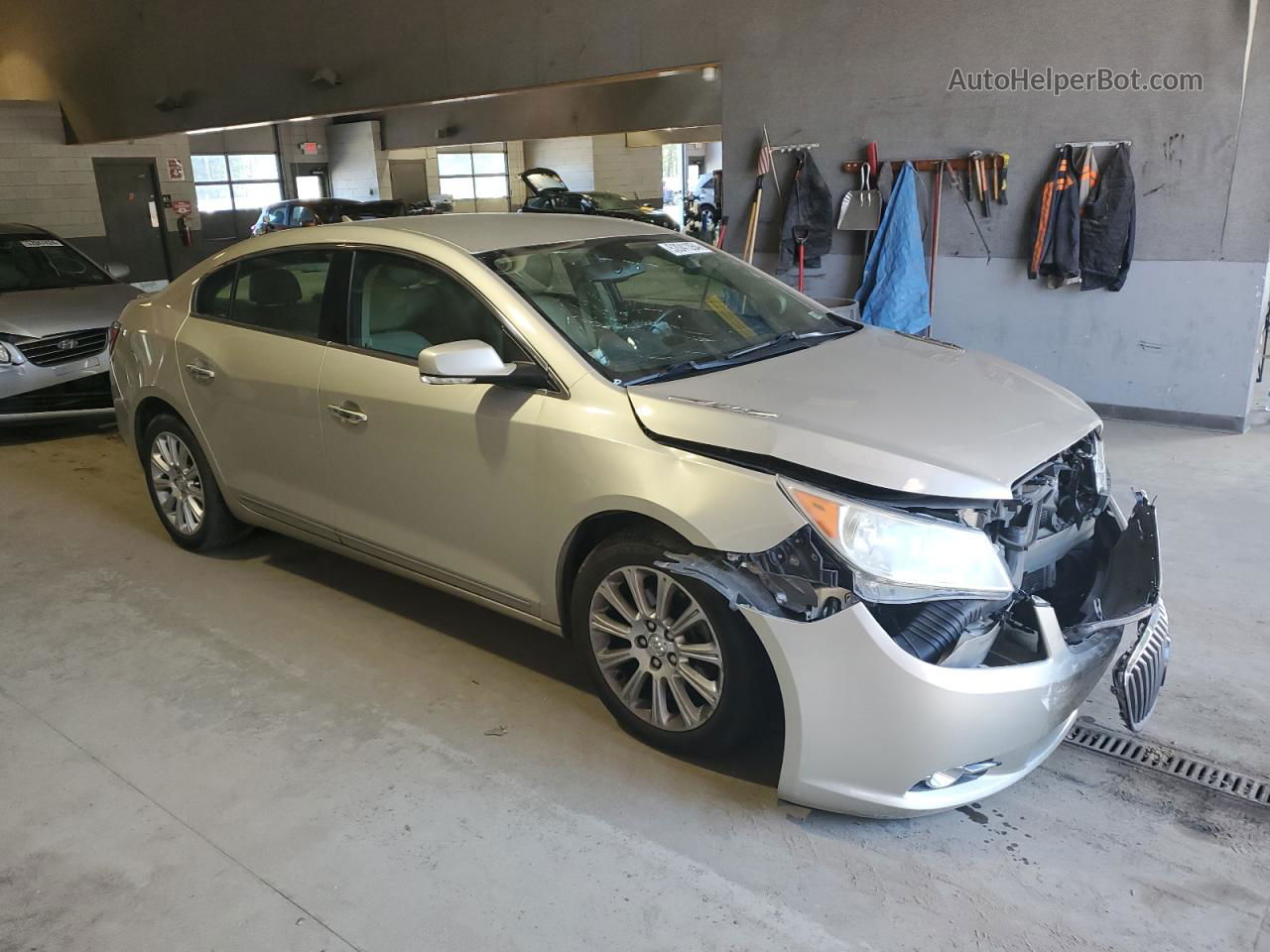 2013 Buick Lacrosse  Tan vin: 1G4GC5E36DF295920