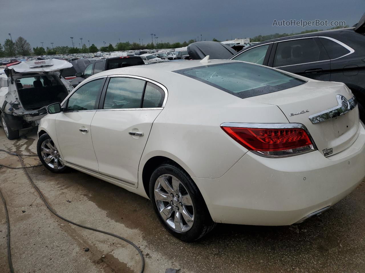 2013 Buick Lacrosse  White vin: 1G4GC5E37DF264420