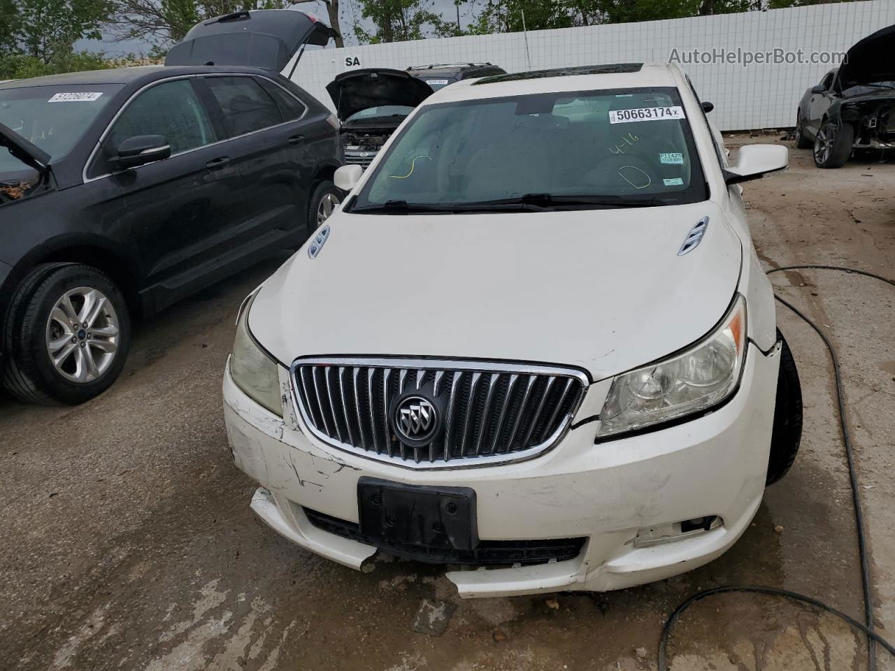 2013 Buick Lacrosse  Белый vin: 1G4GC5E37DF264420