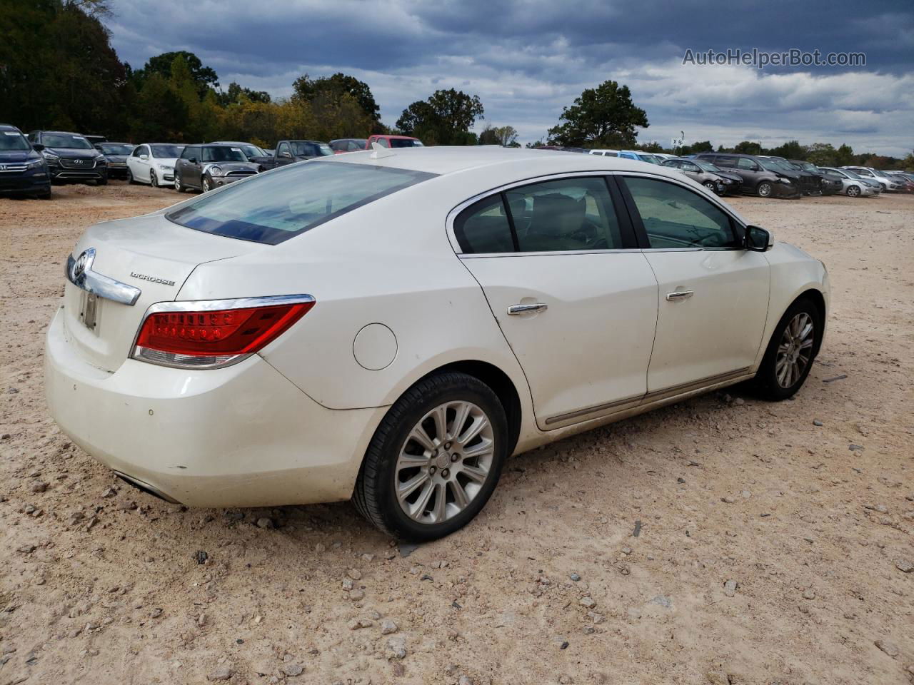 2013 Buick Lacrosse  White vin: 1G4GC5E37DF333879