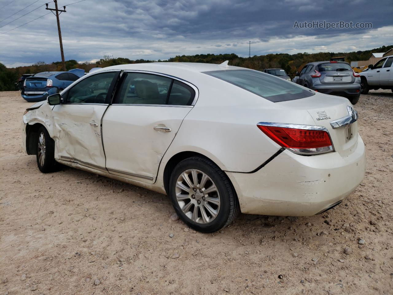 2013 Buick Lacrosse  White vin: 1G4GC5E37DF333879