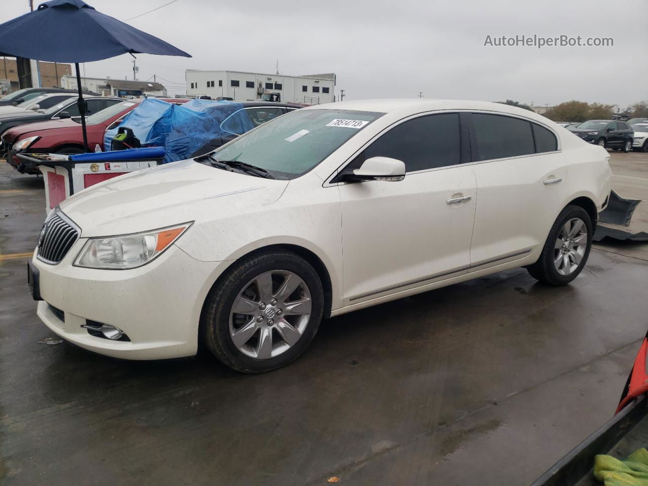 2013 Buick Lacrosse  White vin: 1G4GC5E38DF249280