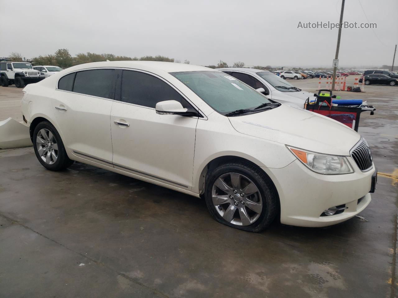 2013 Buick Lacrosse  White vin: 1G4GC5E38DF249280