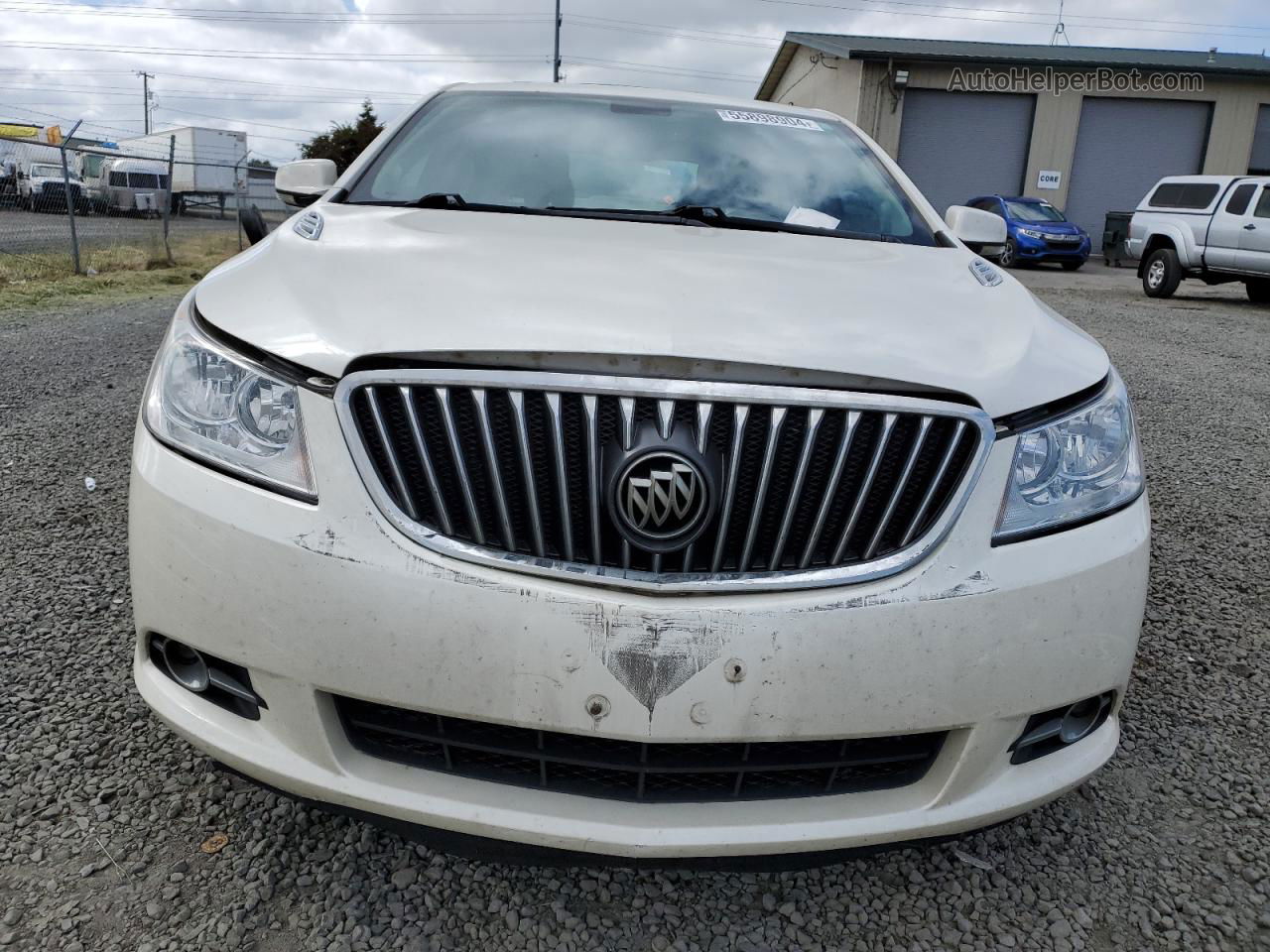 2013 Buick Lacrosse  White vin: 1G4GC5E38DF320395