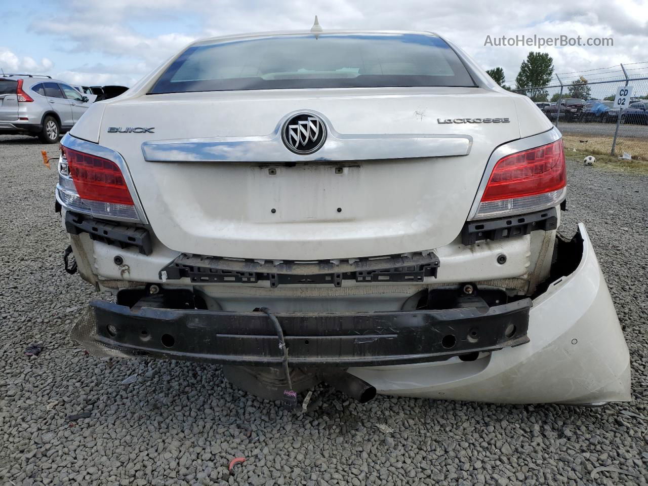 2013 Buick Lacrosse  White vin: 1G4GC5E38DF320395