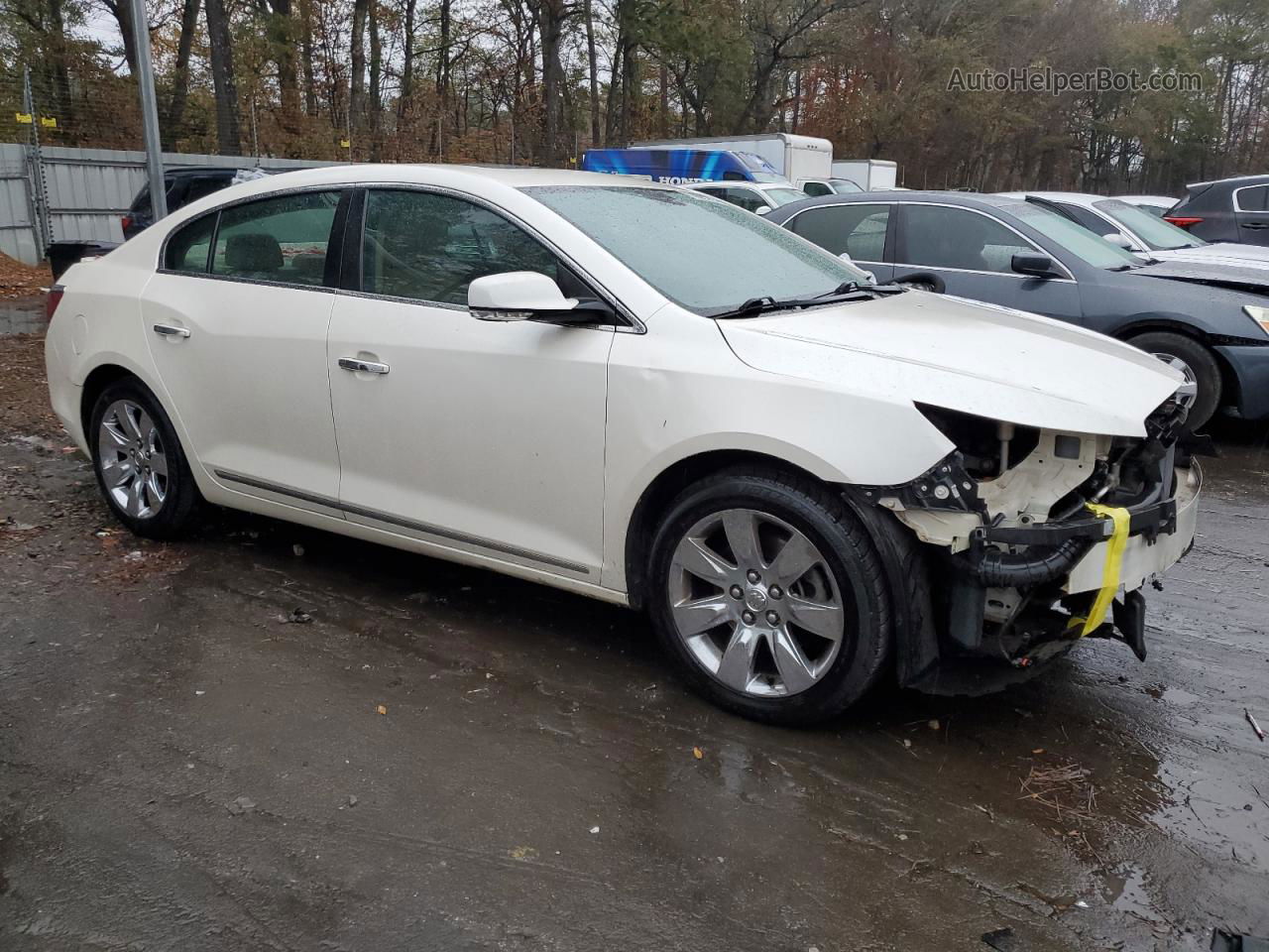 2013 Buick Lacrosse  White vin: 1G4GC5E3XDF284533