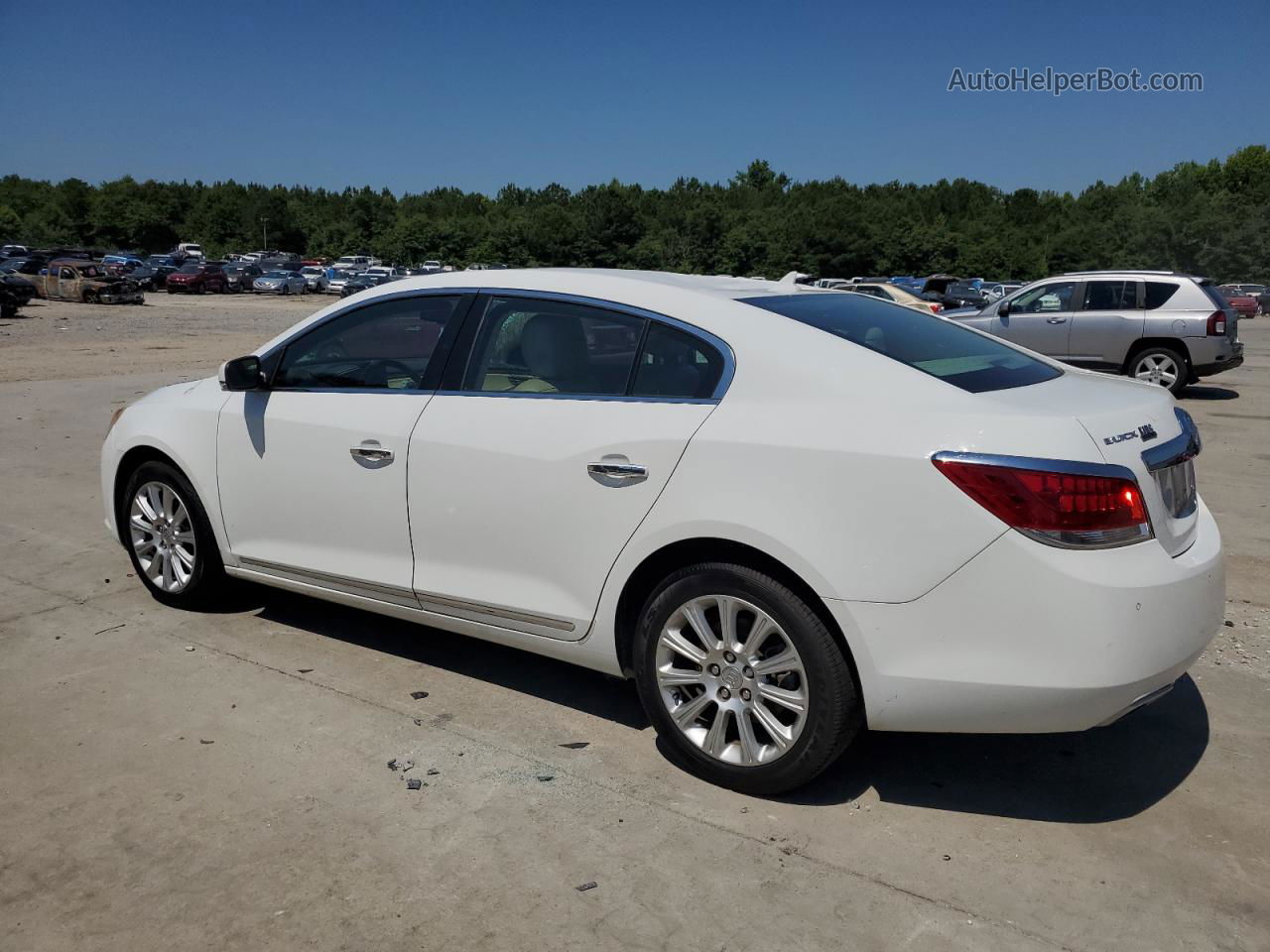 2013 Buick Lacrosse  White vin: 1G4GC5E3XDF288971