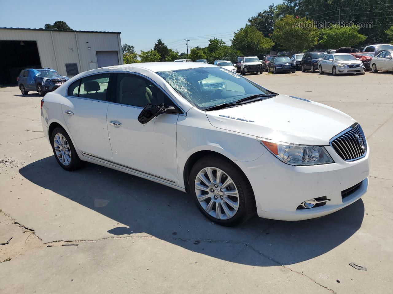 2013 Buick Lacrosse  White vin: 1G4GC5E3XDF288971