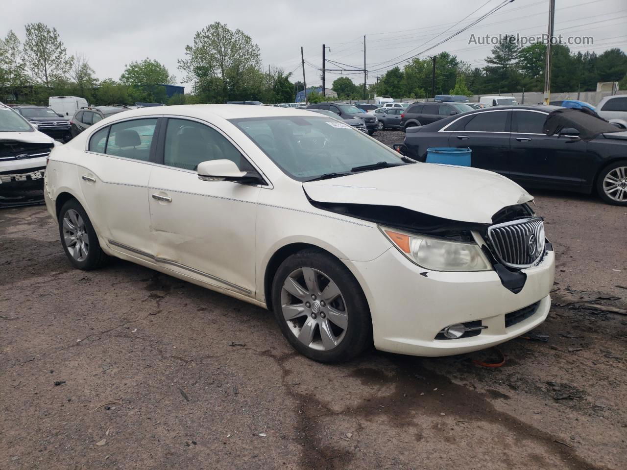 2013 Buick Lacrosse  White vin: 1G4GC5E3XDF317059