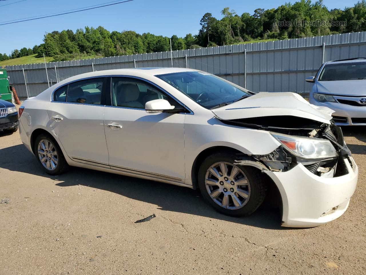 2013 Buick Lacrosse  White vin: 1G4GC5ER1DF126733