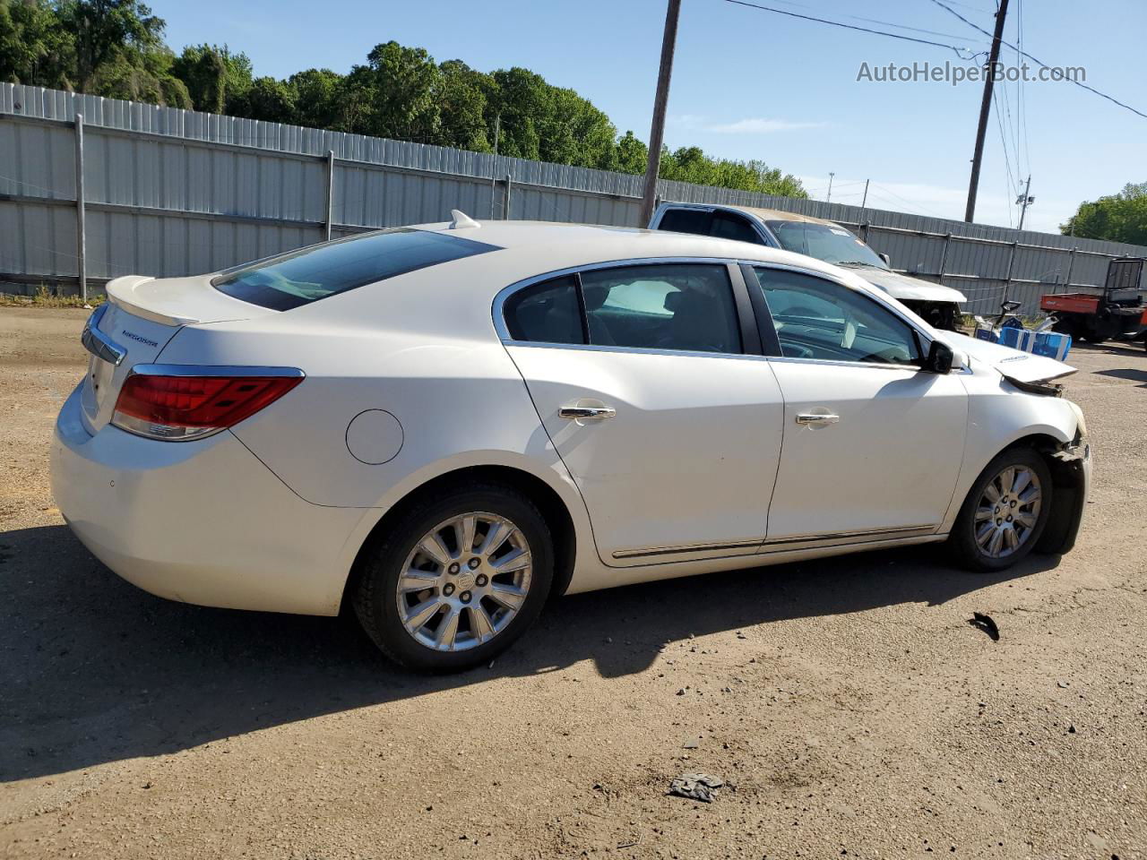 2013 Buick Lacrosse  White vin: 1G4GC5ER1DF126733