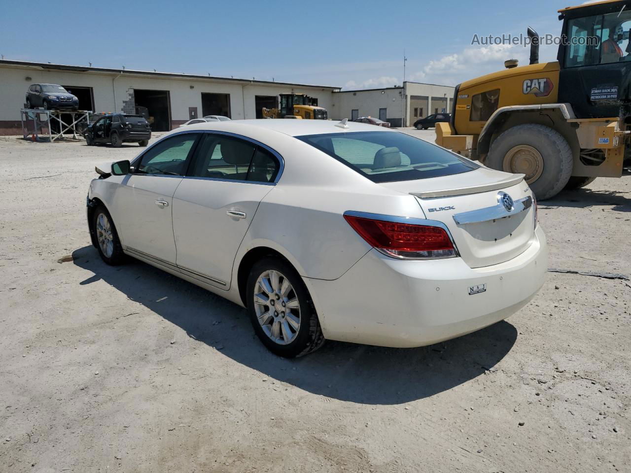 2013 Buick Lacrosse  White vin: 1G4GC5ER2DF135862