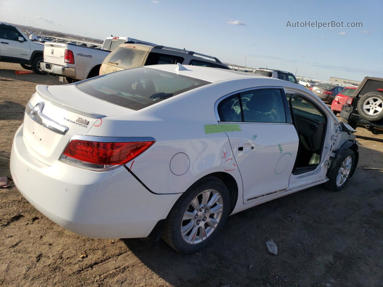 2013 Buick Lacrosse  White vin: 1G4GC5ER3DF294258