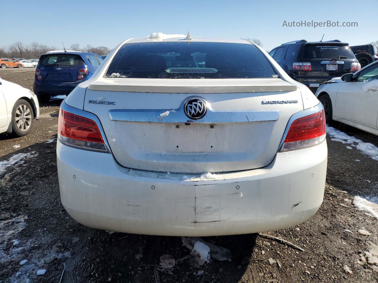 2013 Buick Lacrosse  White vin: 1G4GC5ER4DF188871