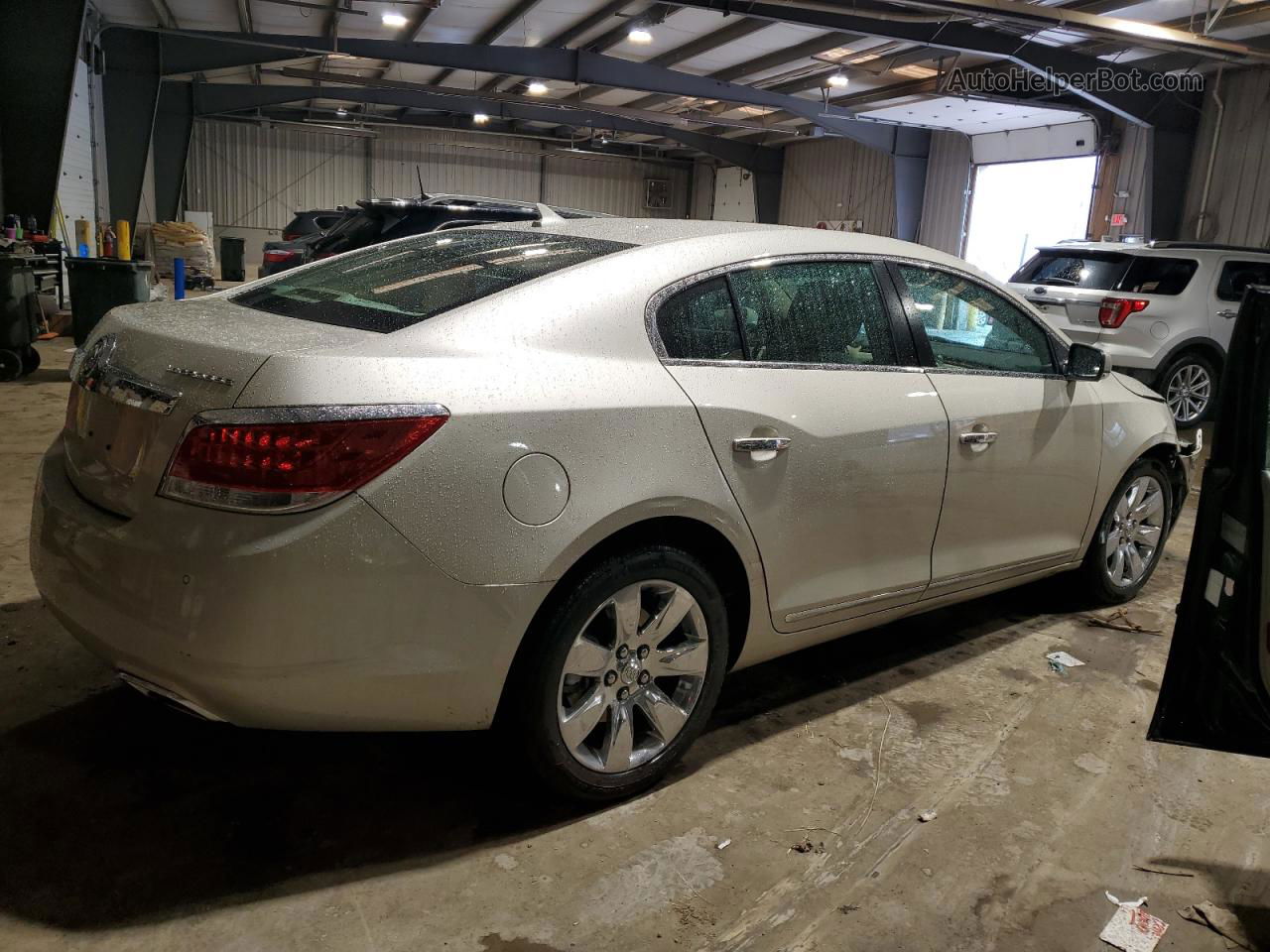 2013 Buick Lacrosse  Золотой vin: 1G4GC5G34DF331049