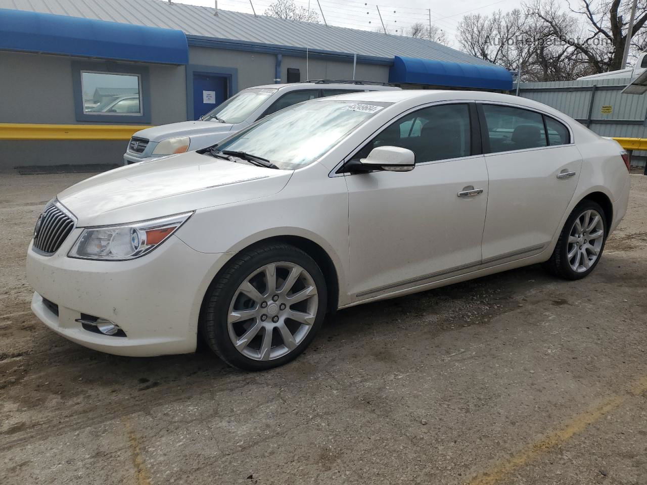 2013 Buick Lacrosse Touring White vin: 1G4GJ5E33DF198308