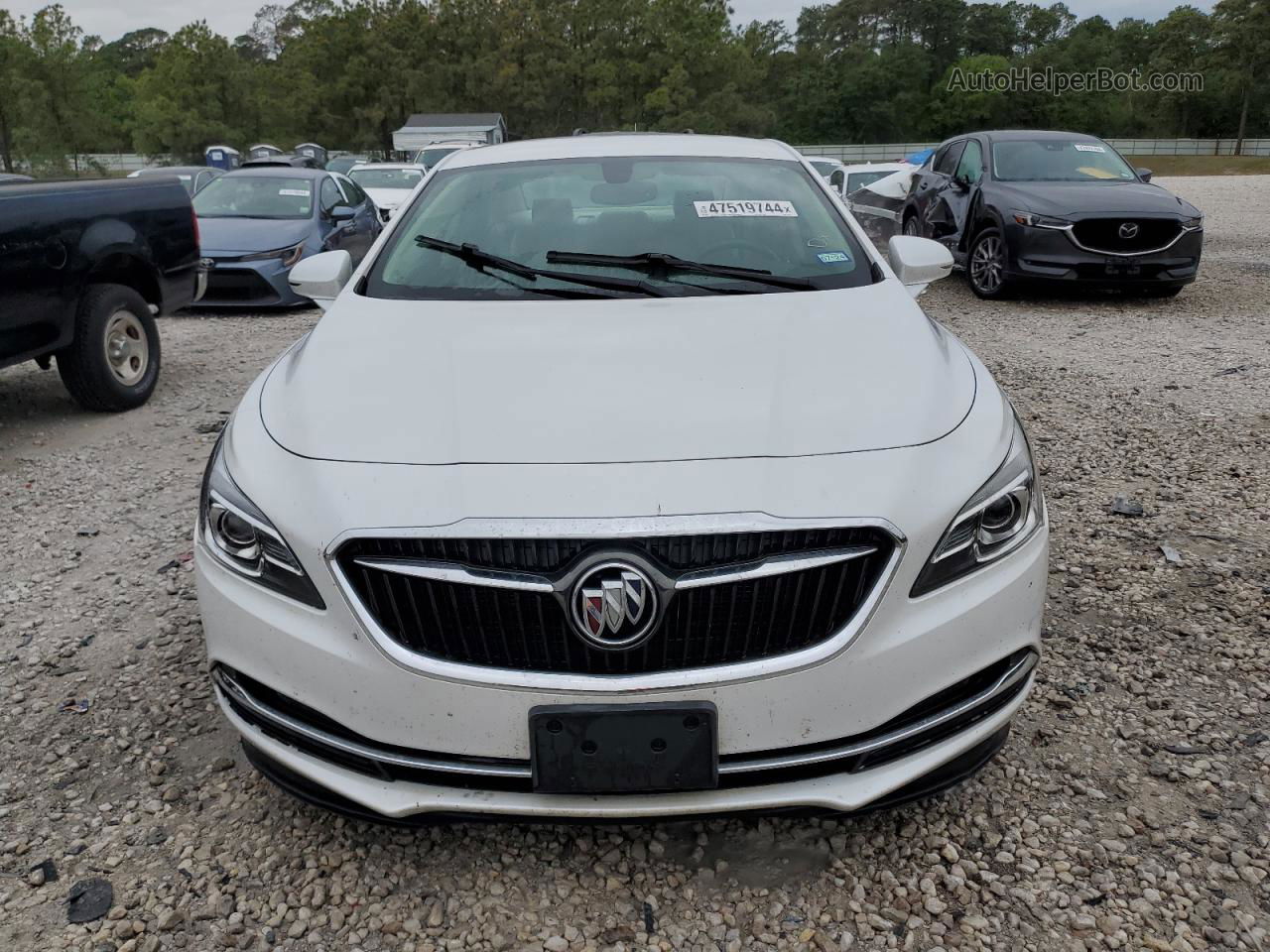 2017 Buick Lacrosse Essence White vin: 1G4ZP5SS0HU156540