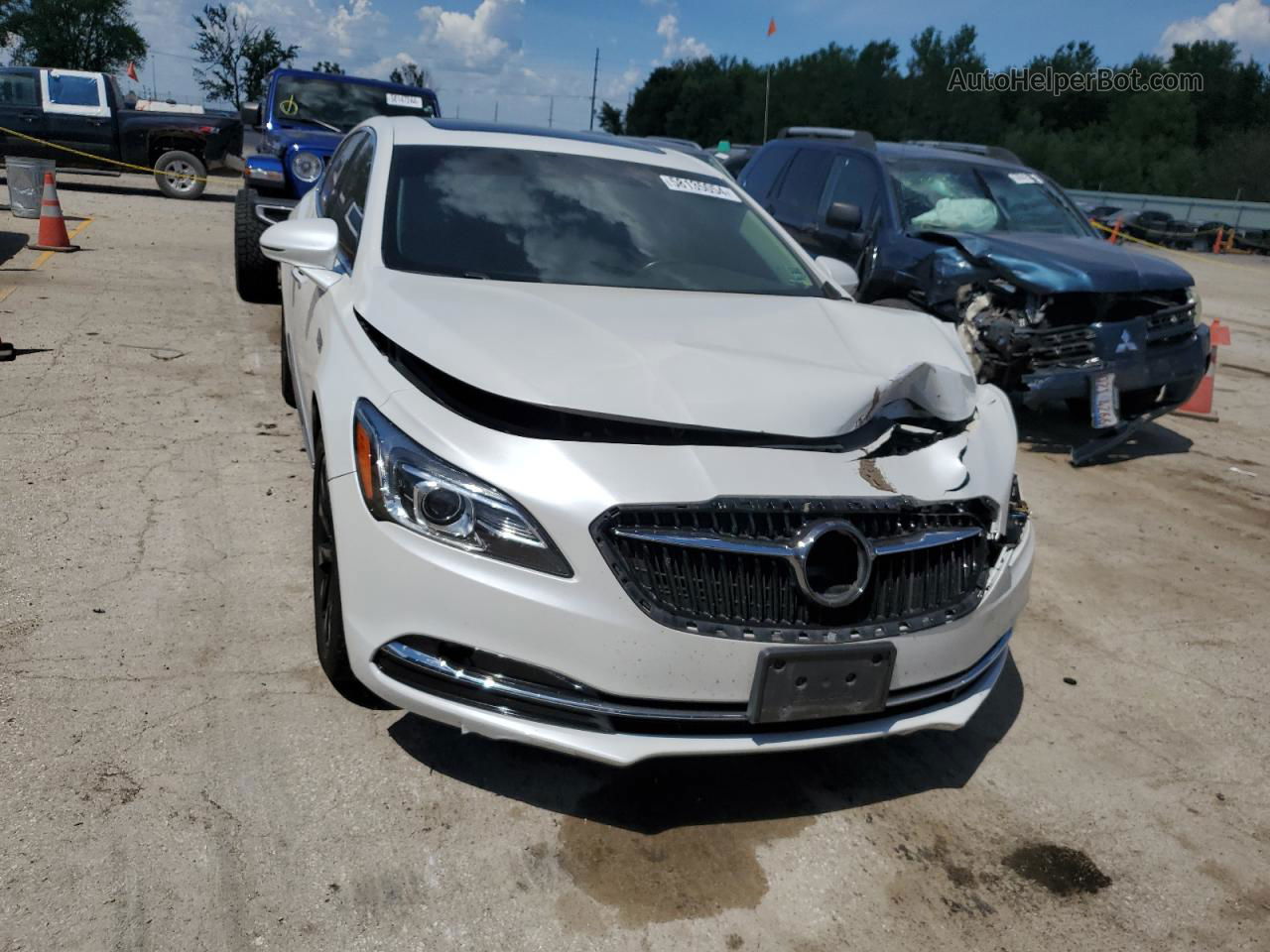 2017 Buick Lacrosse Essence White vin: 1G4ZP5SS1HU159768