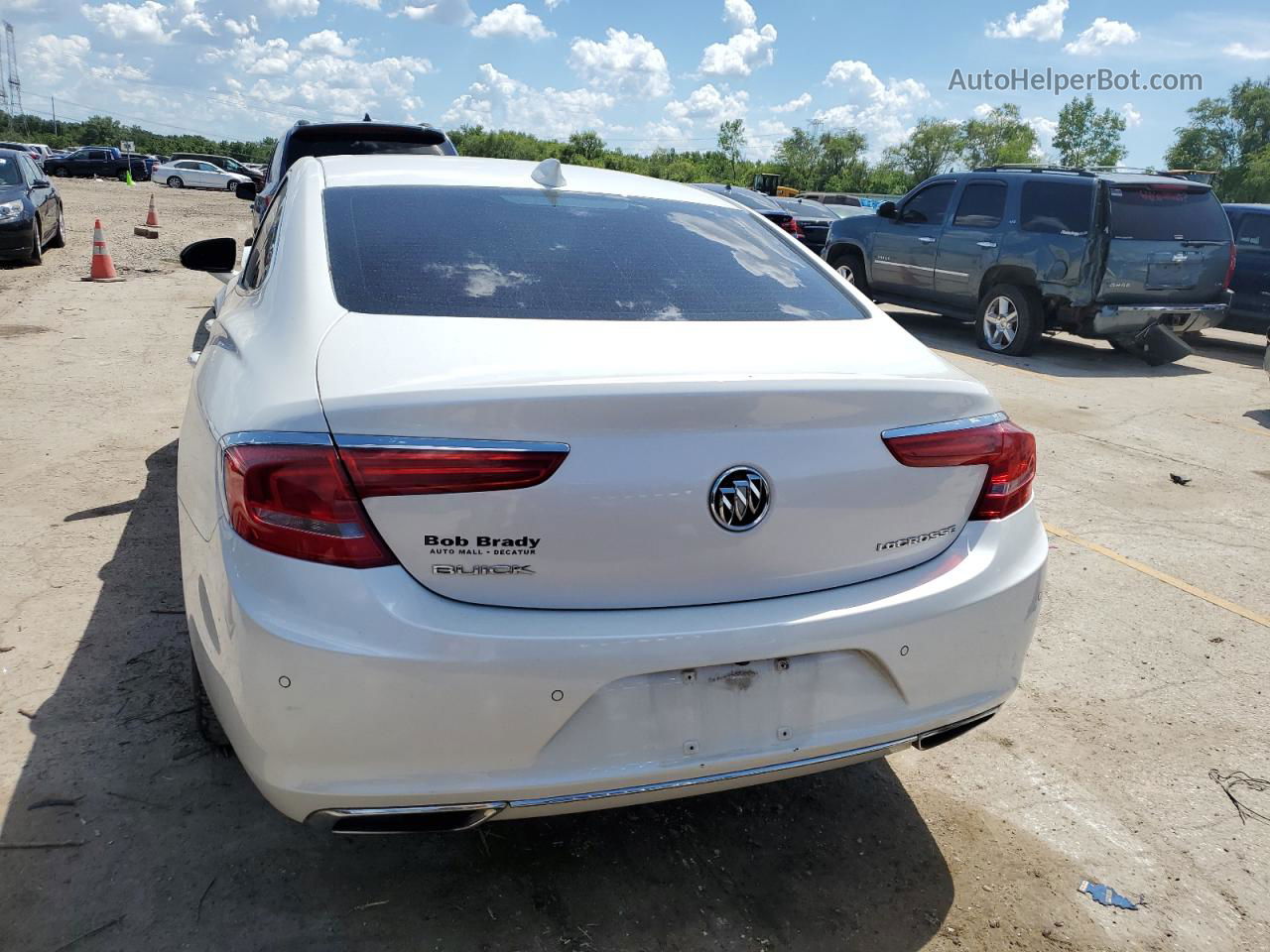 2017 Buick Lacrosse Essence White vin: 1G4ZP5SS1HU159768