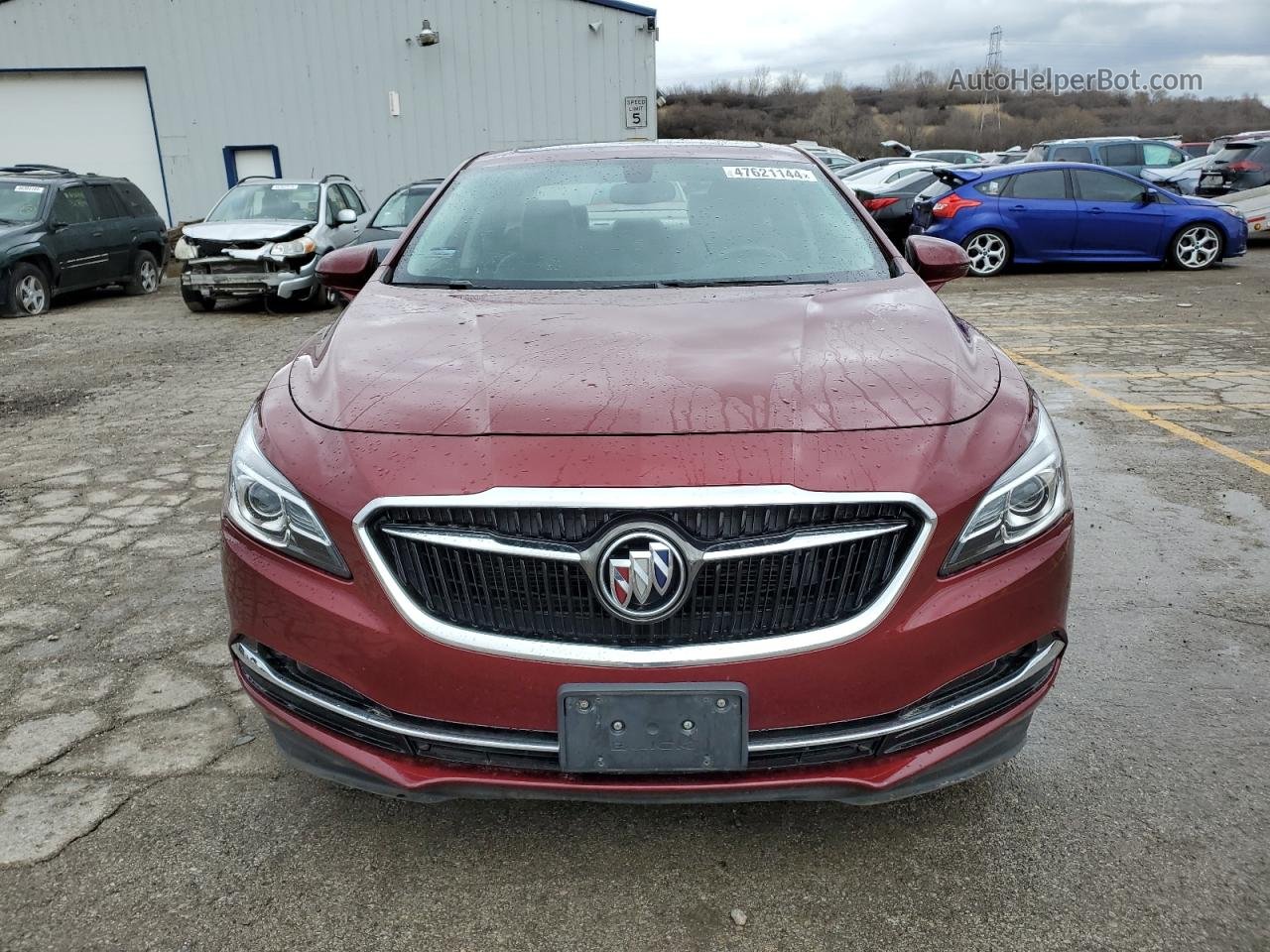 2017 Buick Lacrosse Essence Красный vin: 1G4ZP5SS4HU131639