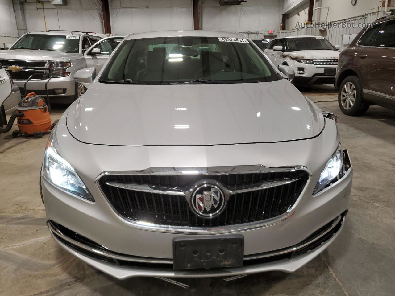 2017 Buick Lacrosse Essence Silver vin: 1G4ZP5SS4HU136257