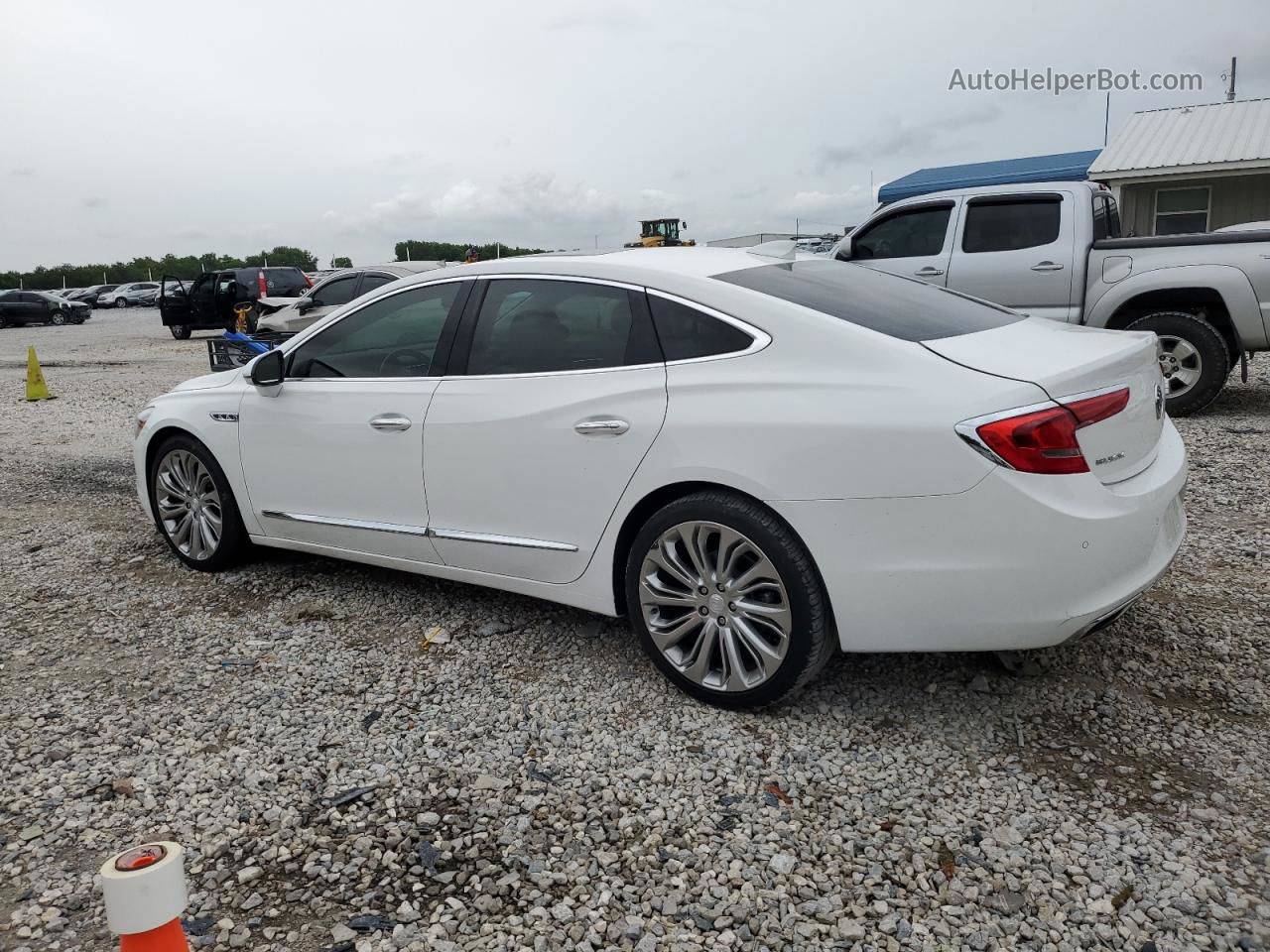 2017 Buick Lacrosse Essence Белый vin: 1G4ZP5SS4HU182946