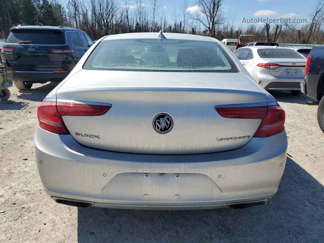 2017 Buick Lacrosse Essence Silver vin: 1G4ZP5SS6HU170944