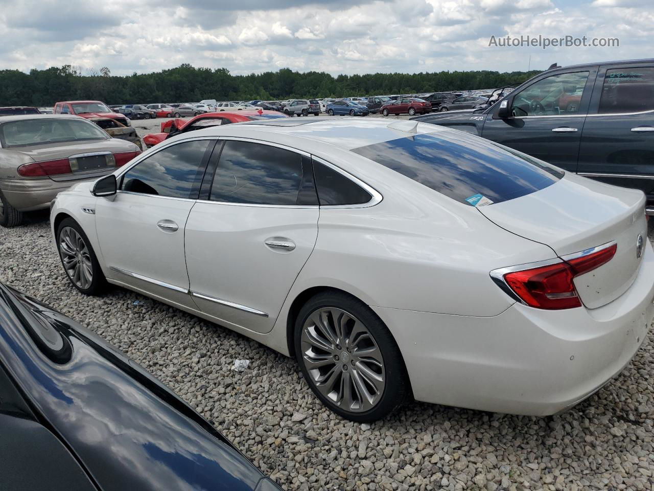 2017 Buick Lacrosse Essence White vin: 1G4ZP5SS7HU123504