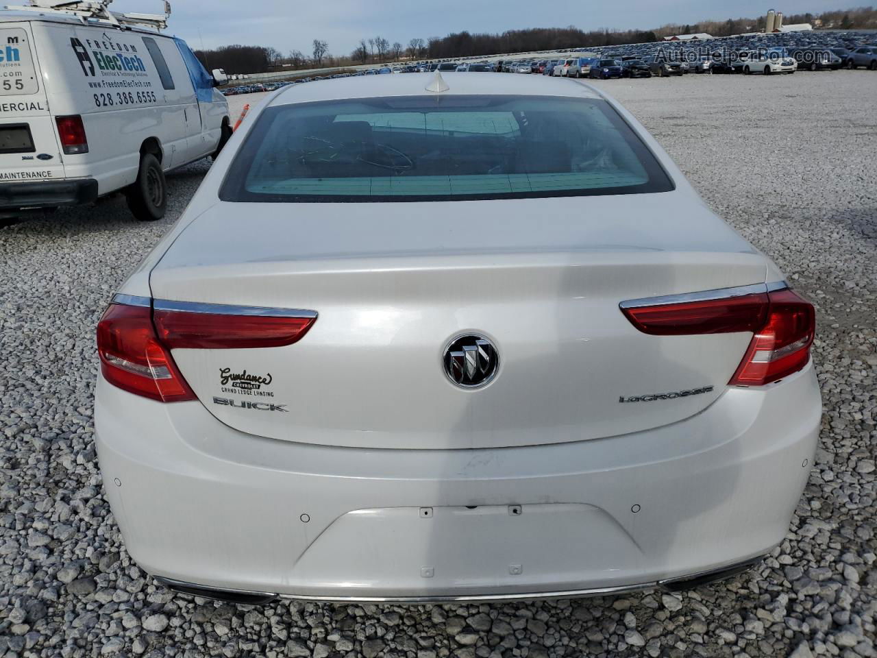 2017 Buick Lacrosse Essence White vin: 1G4ZP5SS7HU137967