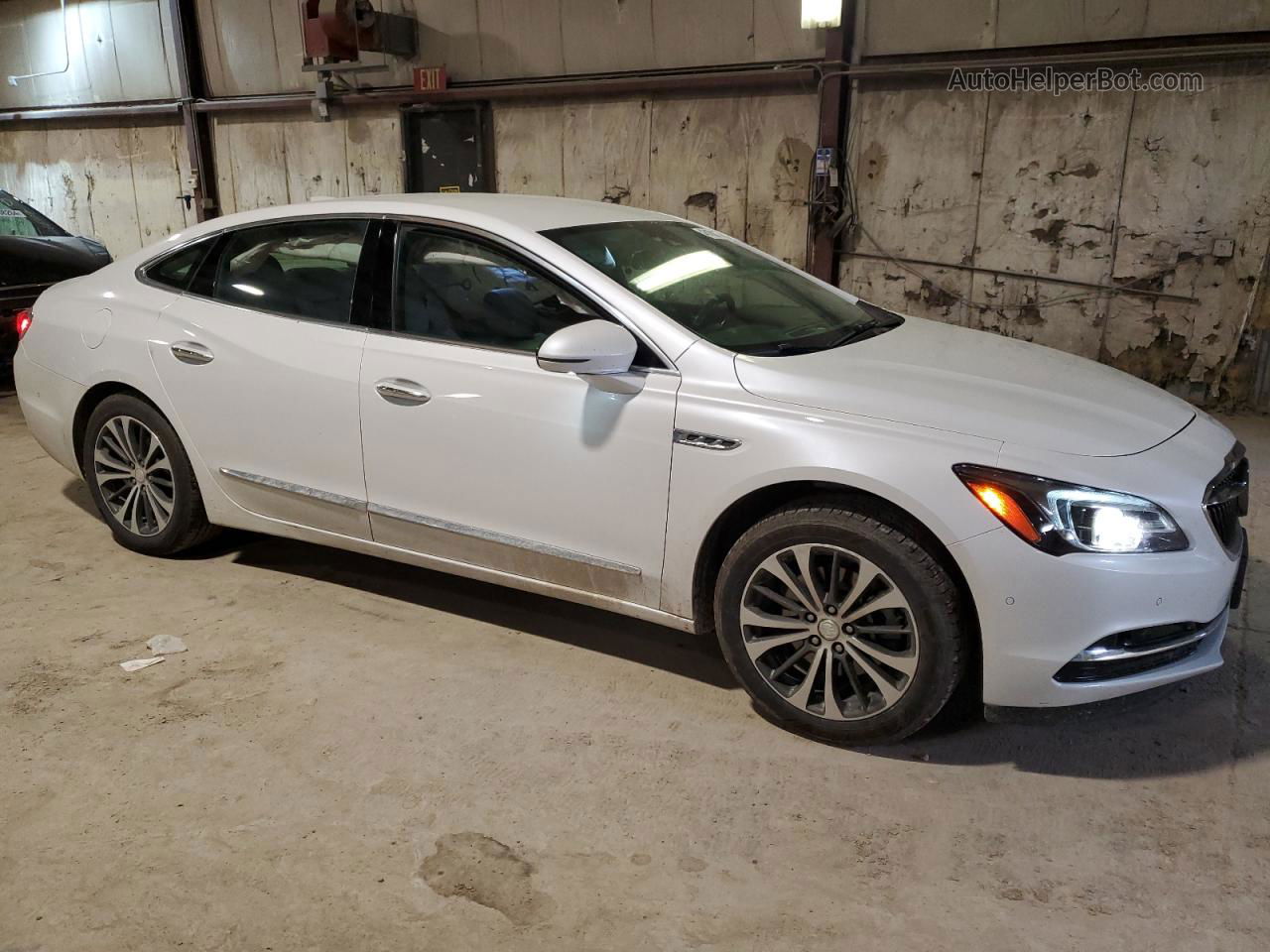 2017 Buick Lacrosse Premium White vin: 1G4ZR5SS8HU135025