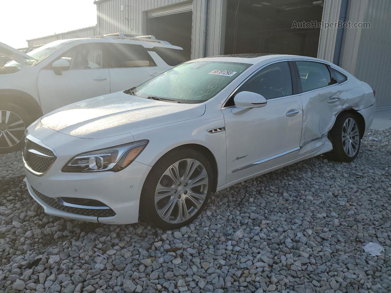 2019 Buick Lacrosse Avenir White vin: 1G4ZV5SS3KU104817