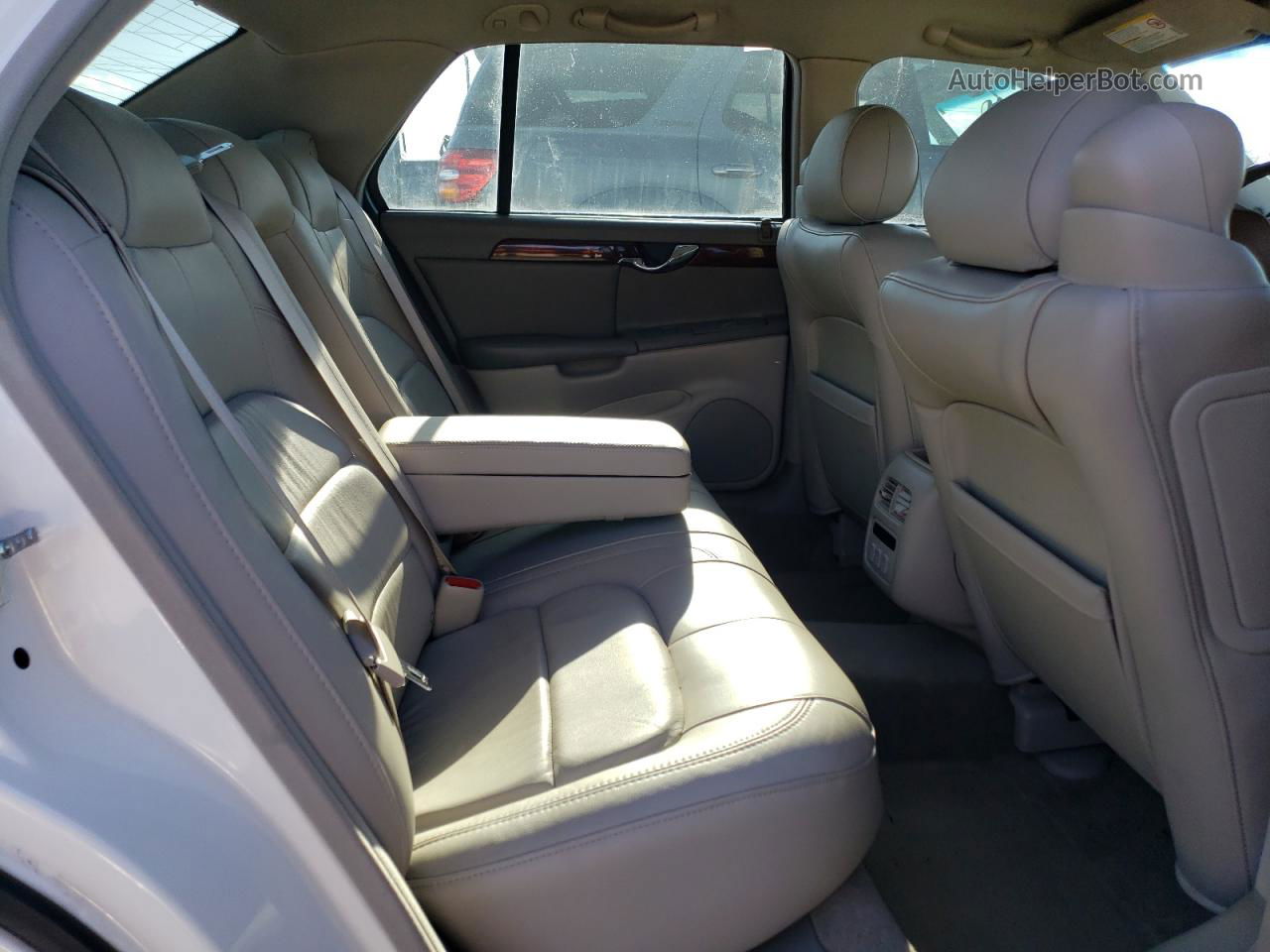 2005 Cadillac Deville  White vin: 1G6KD54Y35U144610