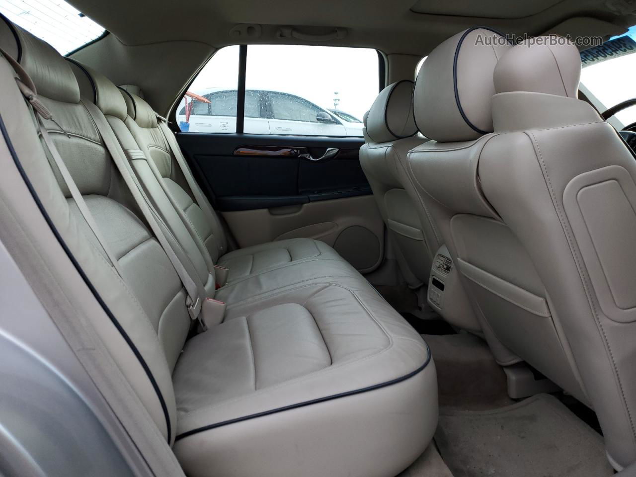 2005 Cadillac Deville  Silver vin: 1G6KD54Y35U239250