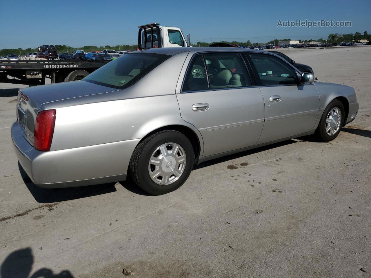 2005 Cadillac Deville  Gold vin: 1G6KD54Y45U191645